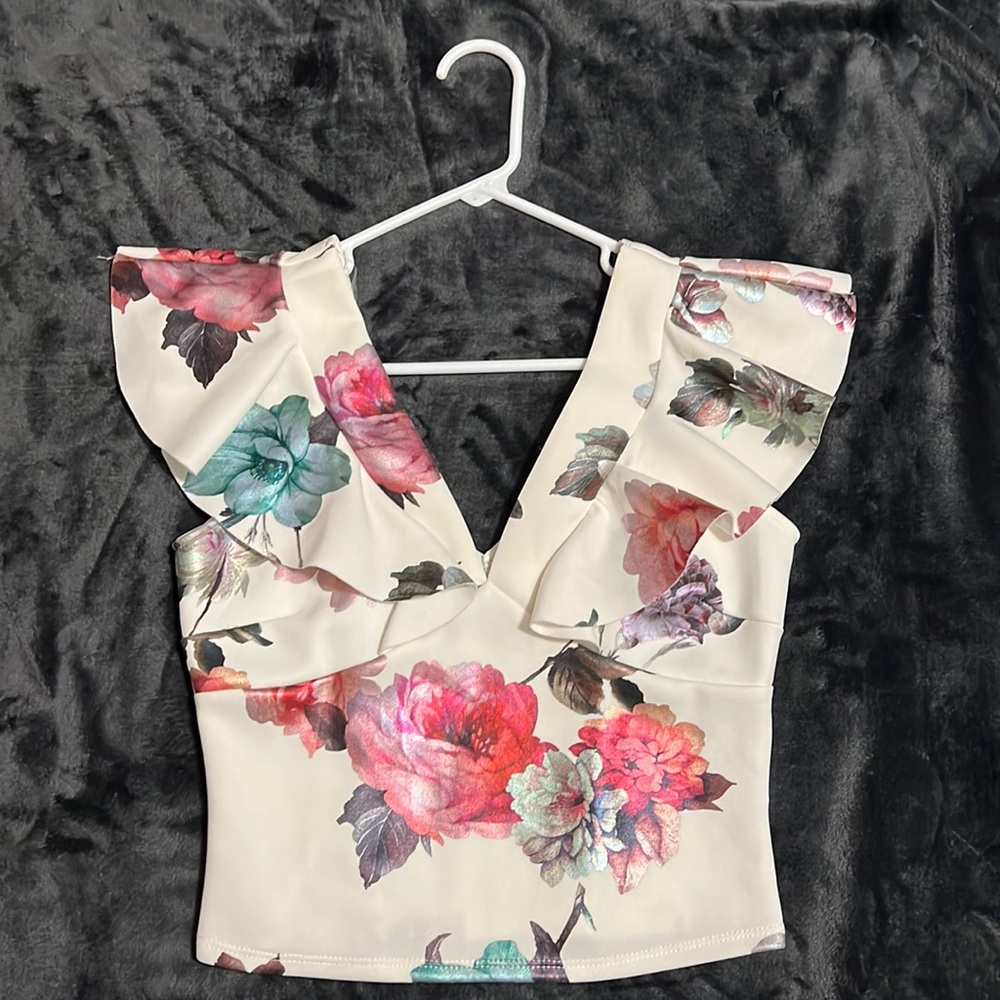 Crop top, by Endless Blu, Flower detail, size medium, brand new with tags